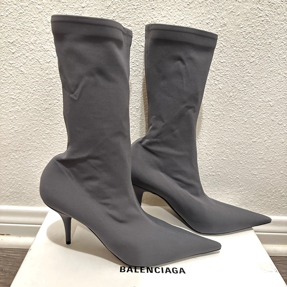 SOLD✨AUTHENTIC Balenciaga knife boot size 38 in cool grey color